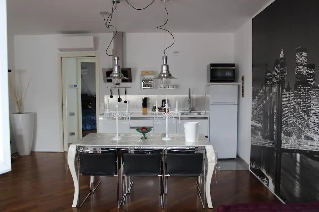 Appartamento Con Terrazzo Milano Apartmán